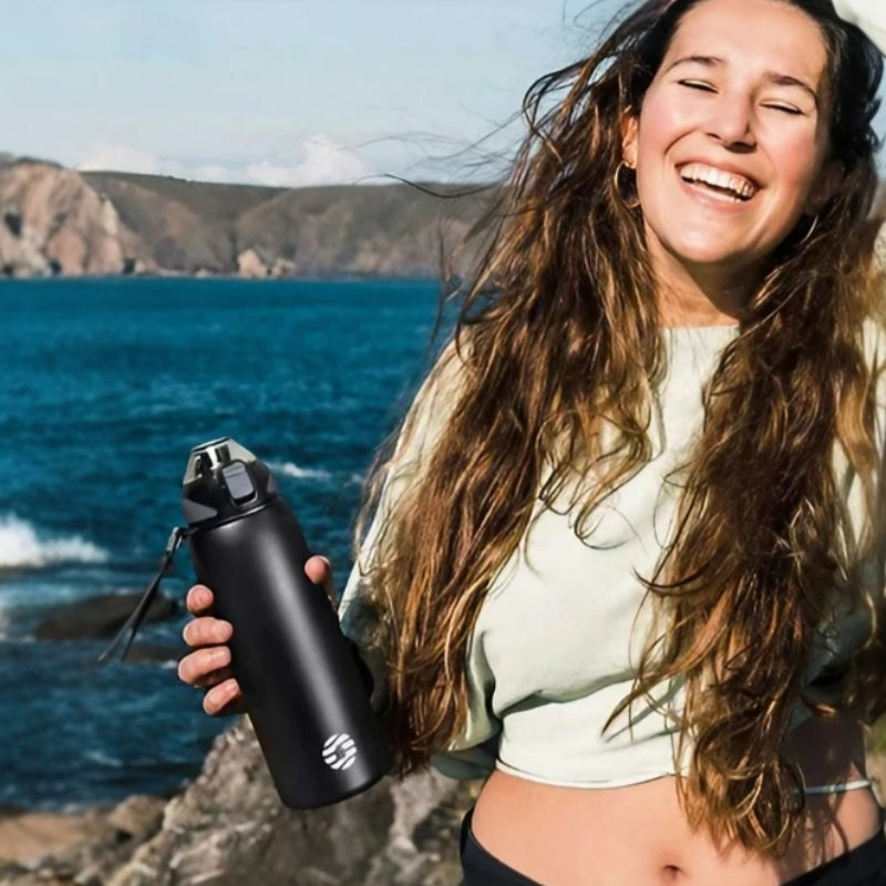 isotherme flasche 1l in der hand gehalten - Türkis Farbverlauf Lavendel - Marineblau - Schwarz - Grün - Lavendel