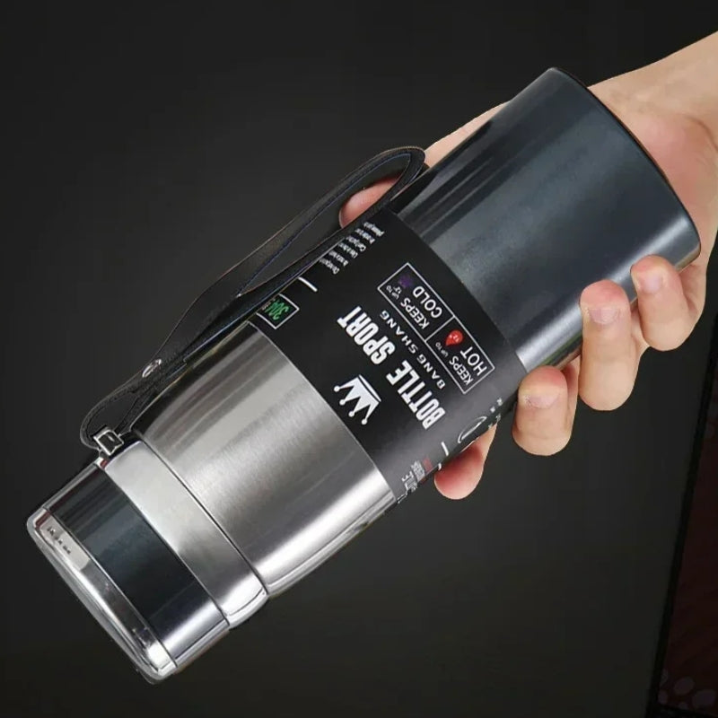 thermos mit teesieb in der hand gehalten - Goldfarben - Rot - Schwarz - Blau