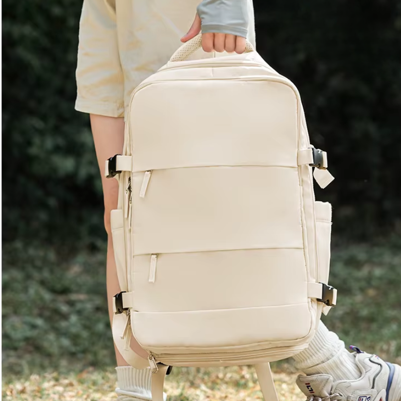 rucksack design frau in der hand getragen - Grau Erweiterbar - Beige 1 - Beige 2 - Beige Erweiterbar - Grün 1 - Grün 2 - Grün 3 - Grün Erweiterbar - Dunkles Graugrün 2 - Dunkelgrün Erweiterbar - Schwarz 1 - Schwarz 2 - Schwarz Erweiterbar - Braun 1