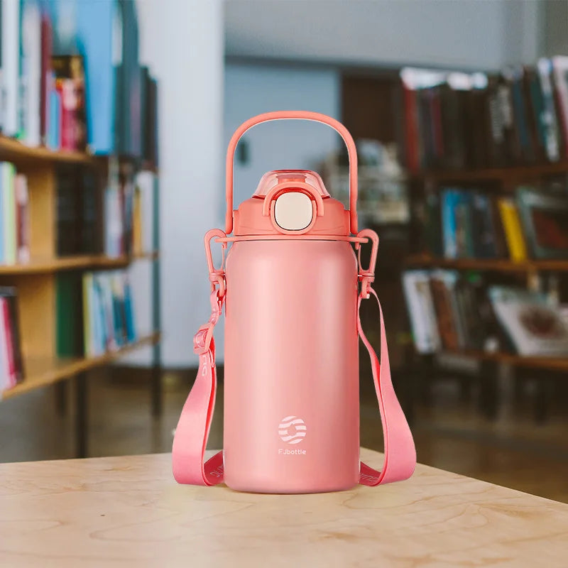 isolierte trinkflasche große kapazität nahaufnahme auf flasche - Grün - Weiß - Rosa - Gelb